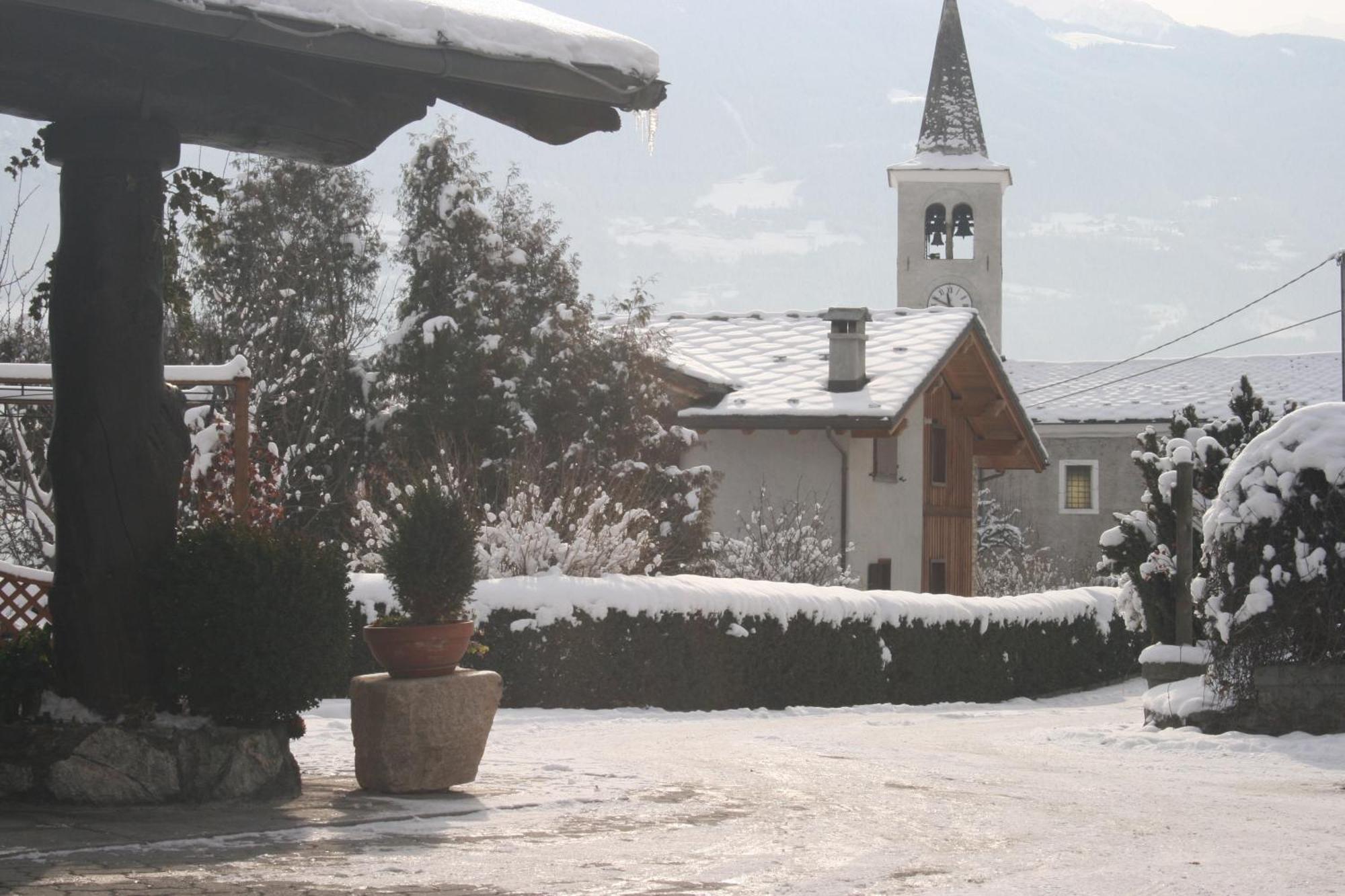 La Roche Hotel Appartments Aosta Bagian luar foto
