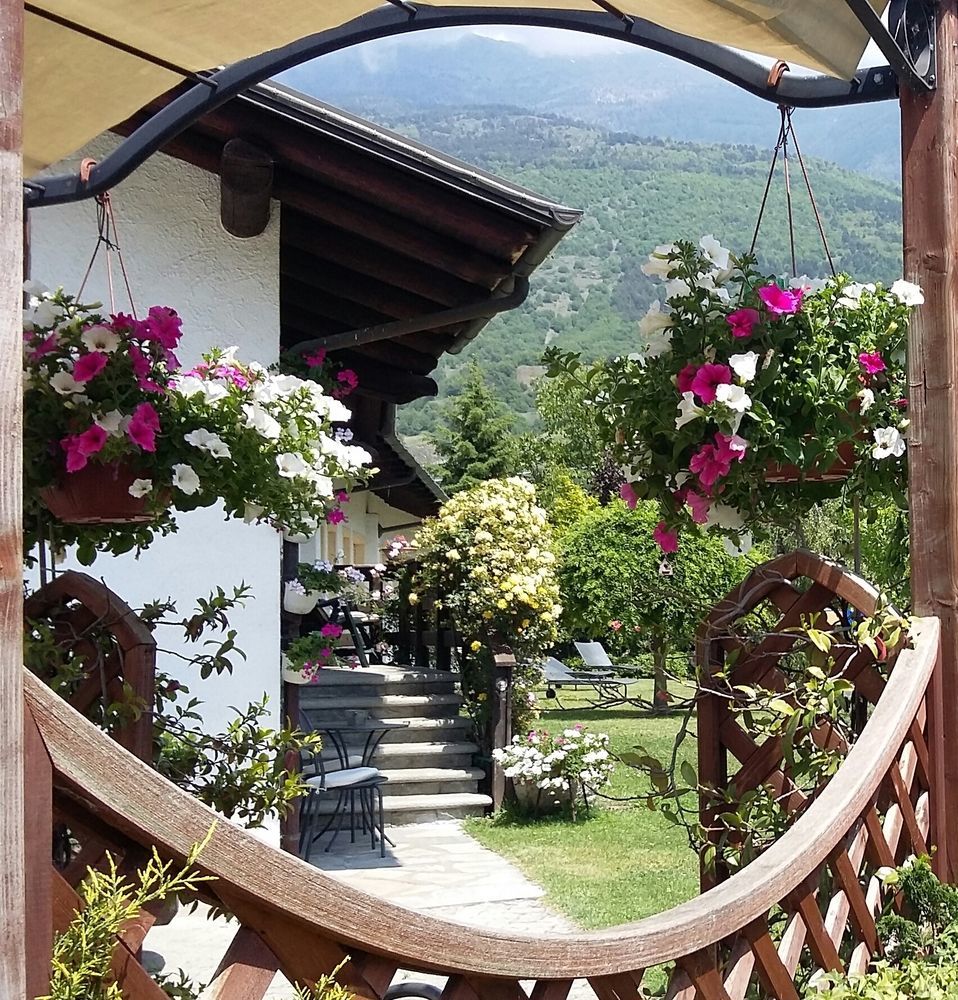 La Roche Hotel Appartments Aosta Bagian luar foto